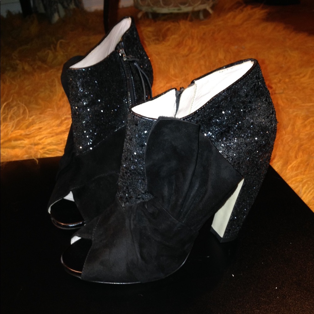 MIU MIU BLACK SPARKLE BOOTIES W SUEDE BOW